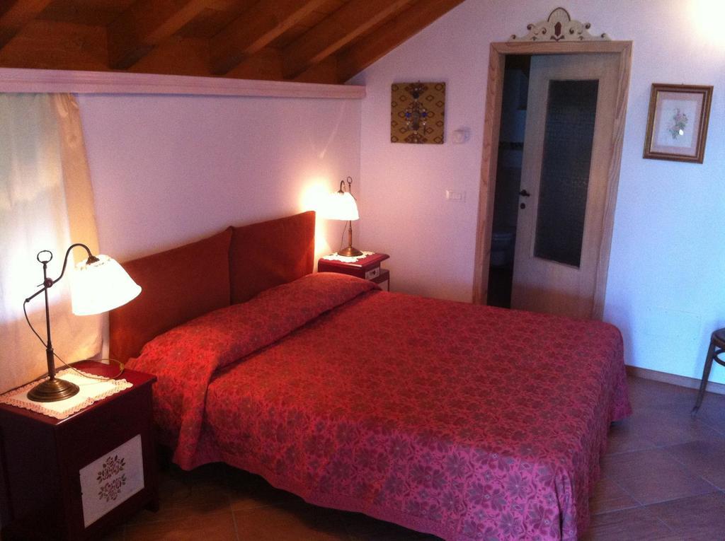 B&B Alba Sul Lago แปร์จีนา วัลซูกานา ห้อง รูปภาพ