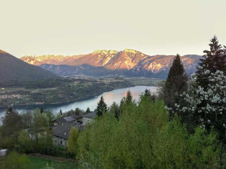 B&B Alba Sul Lago แปร์จีนา วัลซูกานา ภายนอก รูปภาพ