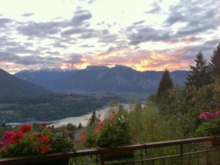 B&B Alba Sul Lago แปร์จีนา วัลซูกานา ภายนอก รูปภาพ